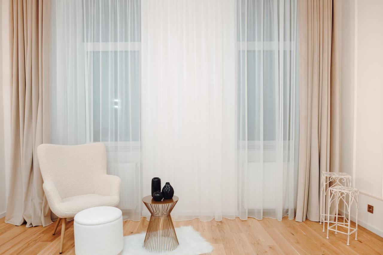 Fabulous And Fancy City Center Designer Apartment Cluj-Napoca Exterior foto