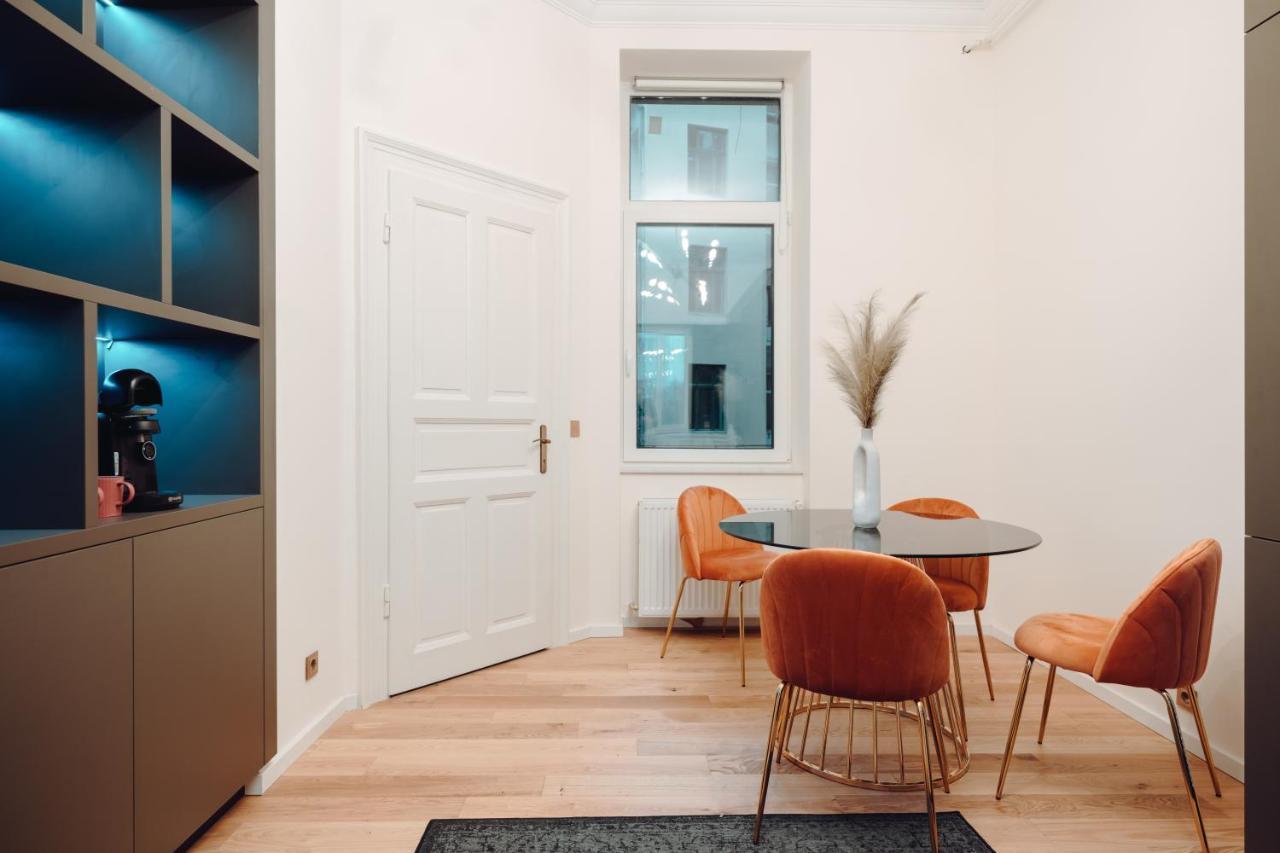 Fabulous And Fancy City Center Designer Apartment Cluj-Napoca Exterior foto