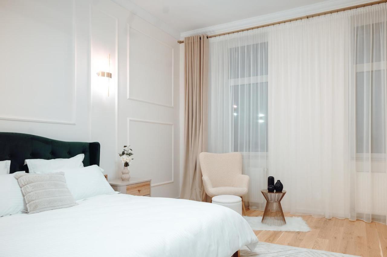 Fabulous And Fancy City Center Designer Apartment Cluj-Napoca Exterior foto
